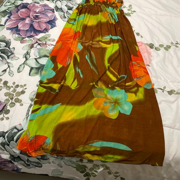 Dress - Picture 2 of 5